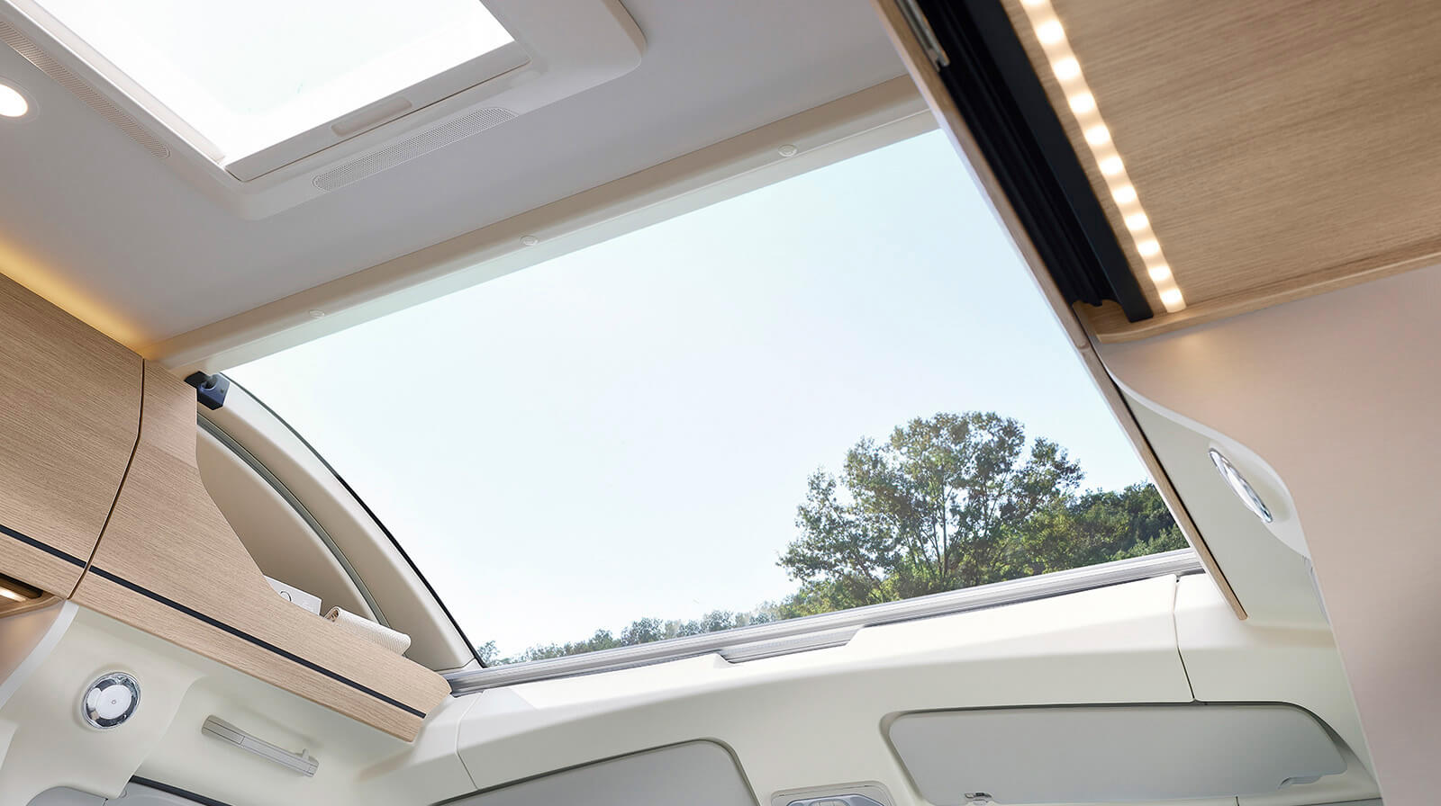 FOTOS VOM INNENRAUM RAPIDO Reisemobil C66