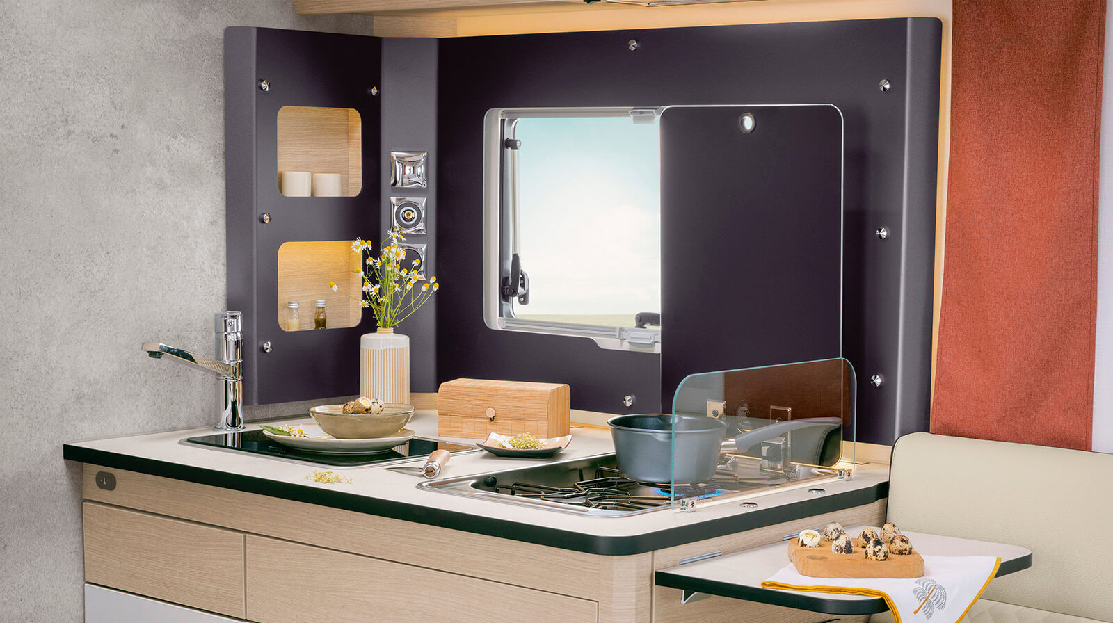 FOTOS VOM INNENRAUM RAPIDO Reisemobil 606F