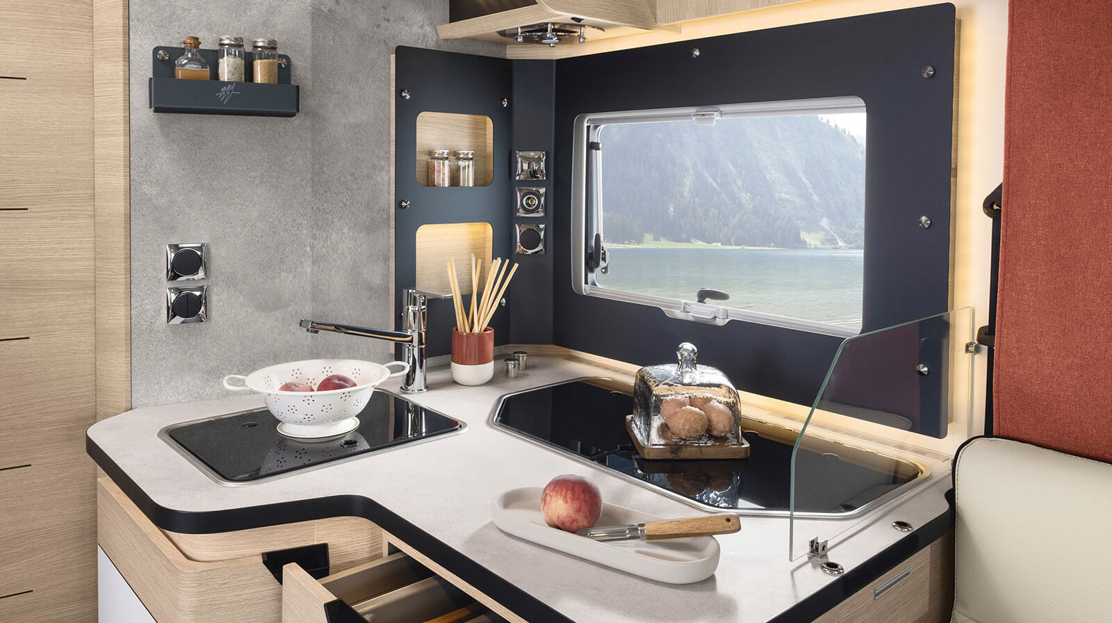 FOTOS VOM INNENRAUM RAPIDO Reisemobil 686F