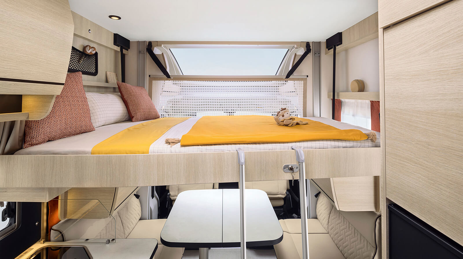 FOTOS VOM INNENRAUM RAPIDO Reisemobil 686F