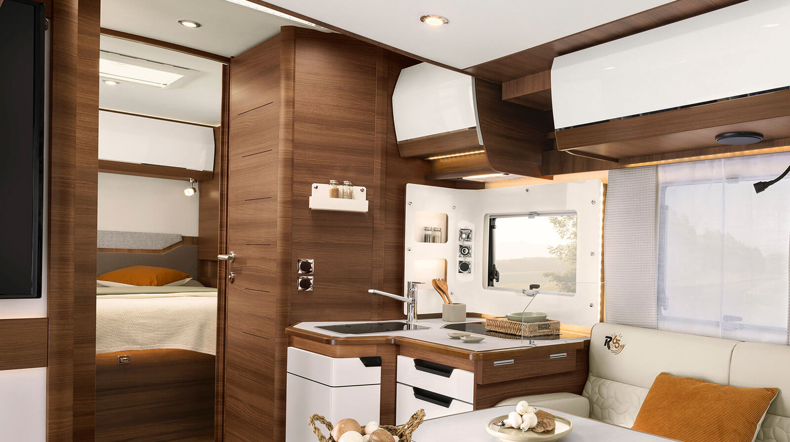 FOTOS VOM INNENRAUM RAPIDO Reisemobil 696F