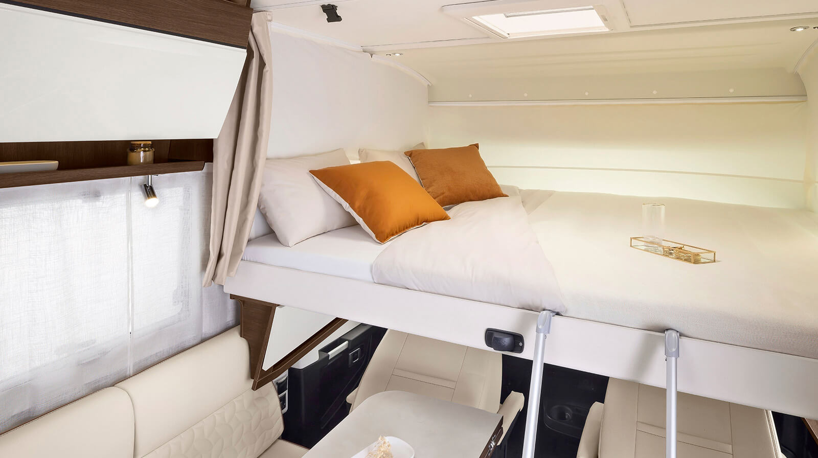 FOTOS VOM INNENRAUM RAPIDO Reisemobil 8066dF