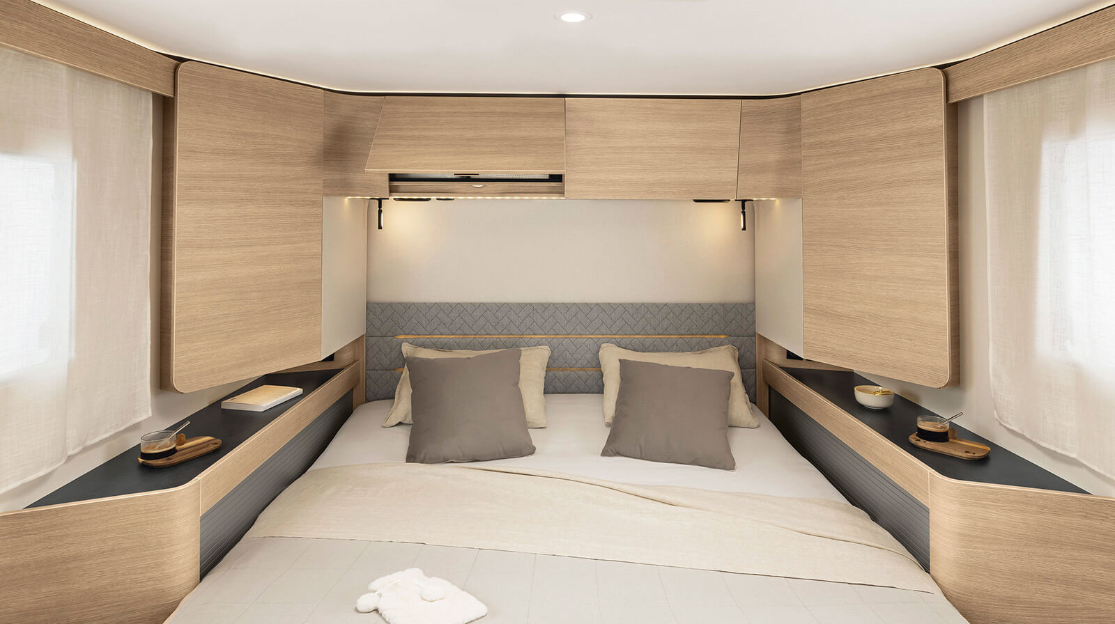 FOTOS VOM INNENRAUM RAPIDO Reisemobil 8096dF