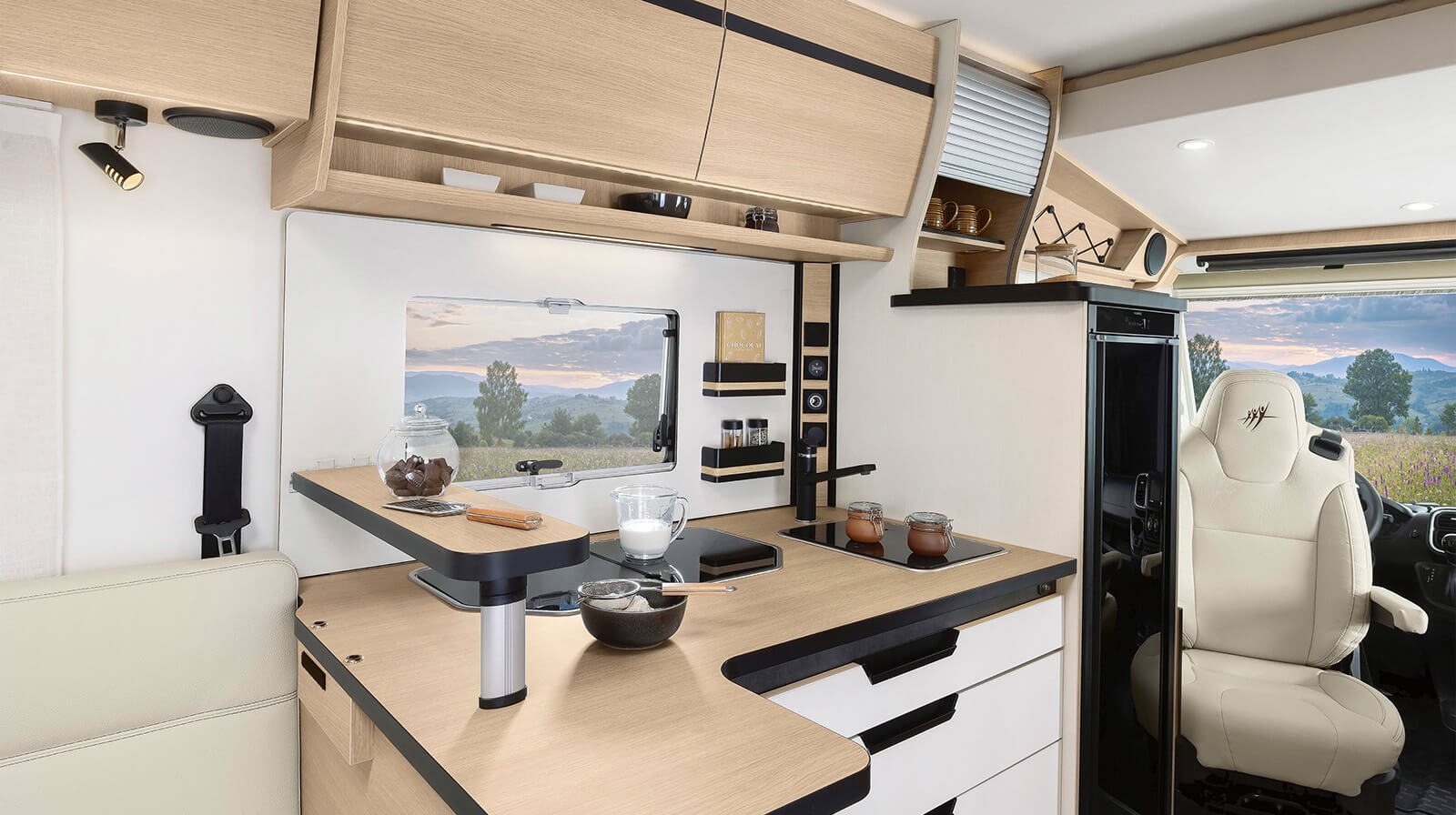 FOTOS VOM INNENRAUM RAPIDO Reisemobil 854F