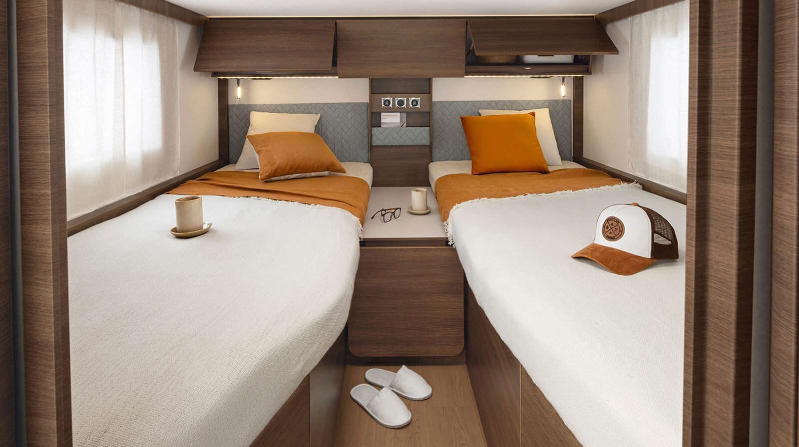 FOTOS VOM INNENRAUM RAPIDO Reisemobil 866F