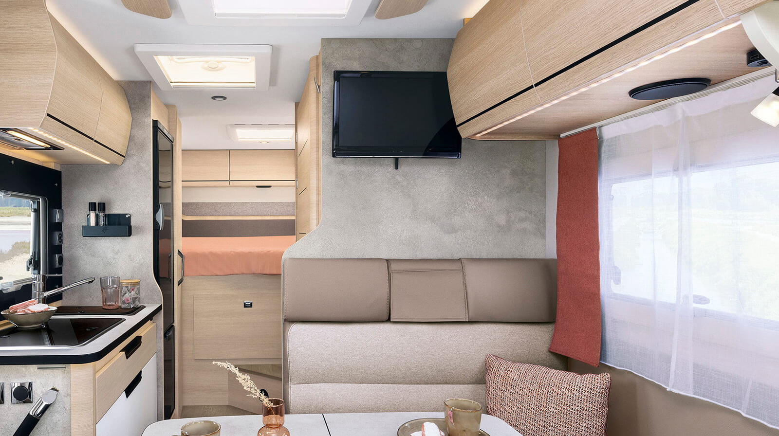 FOTOS VOM INNENRAUM RAPIDO Reisemobil C03