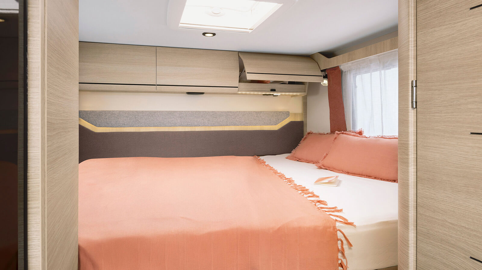 FOTOS VOM INNENRAUM RAPIDO Reisemobil C03