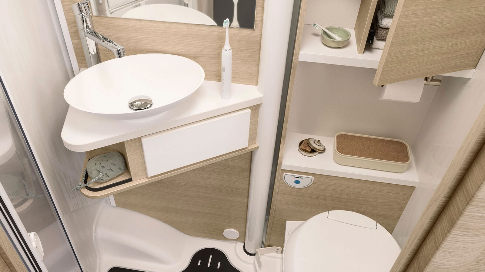 FOTOS VOM INNENRAUM RAPIDO Reisemobil C55