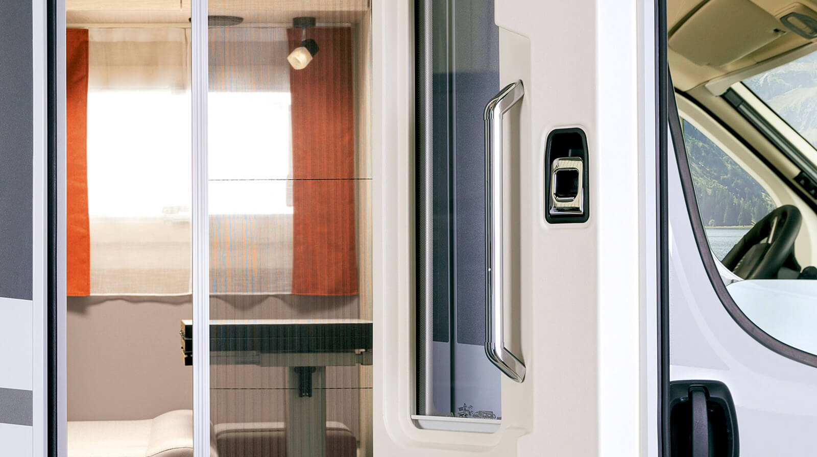 FOTOS VOM INNENRAUM RAPIDO Reisemobil C55i