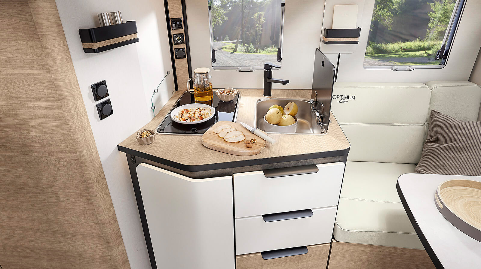 FOTOS VOM INNENRAUM RAPIDO Reisemobil C66