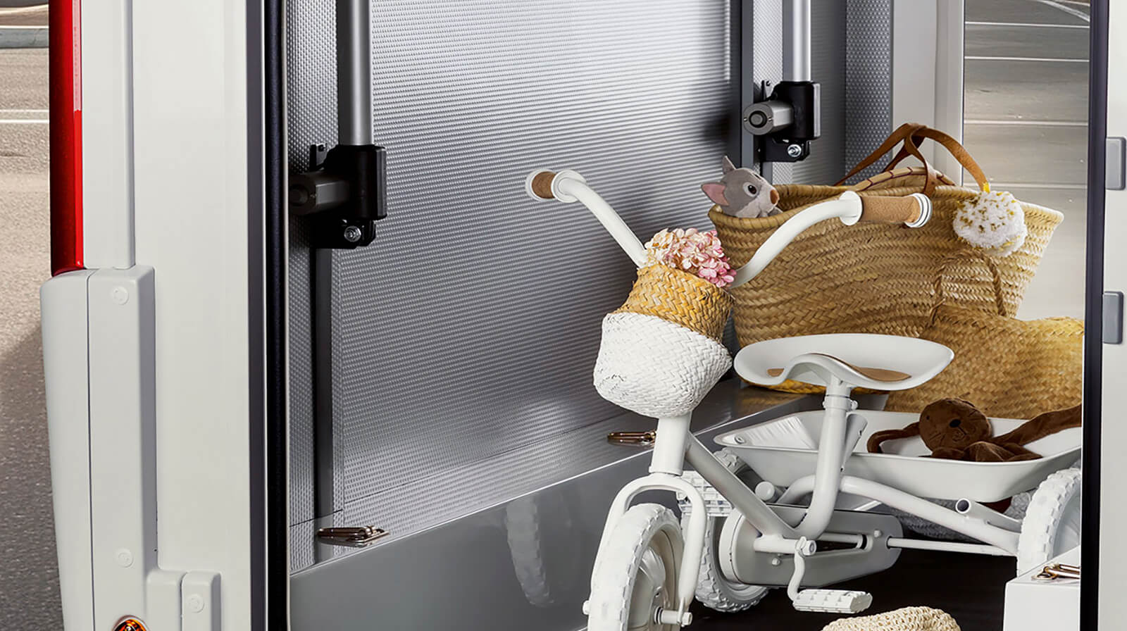 FOTOS VOM INNENRAUM RAPIDO Reisemobil C86i