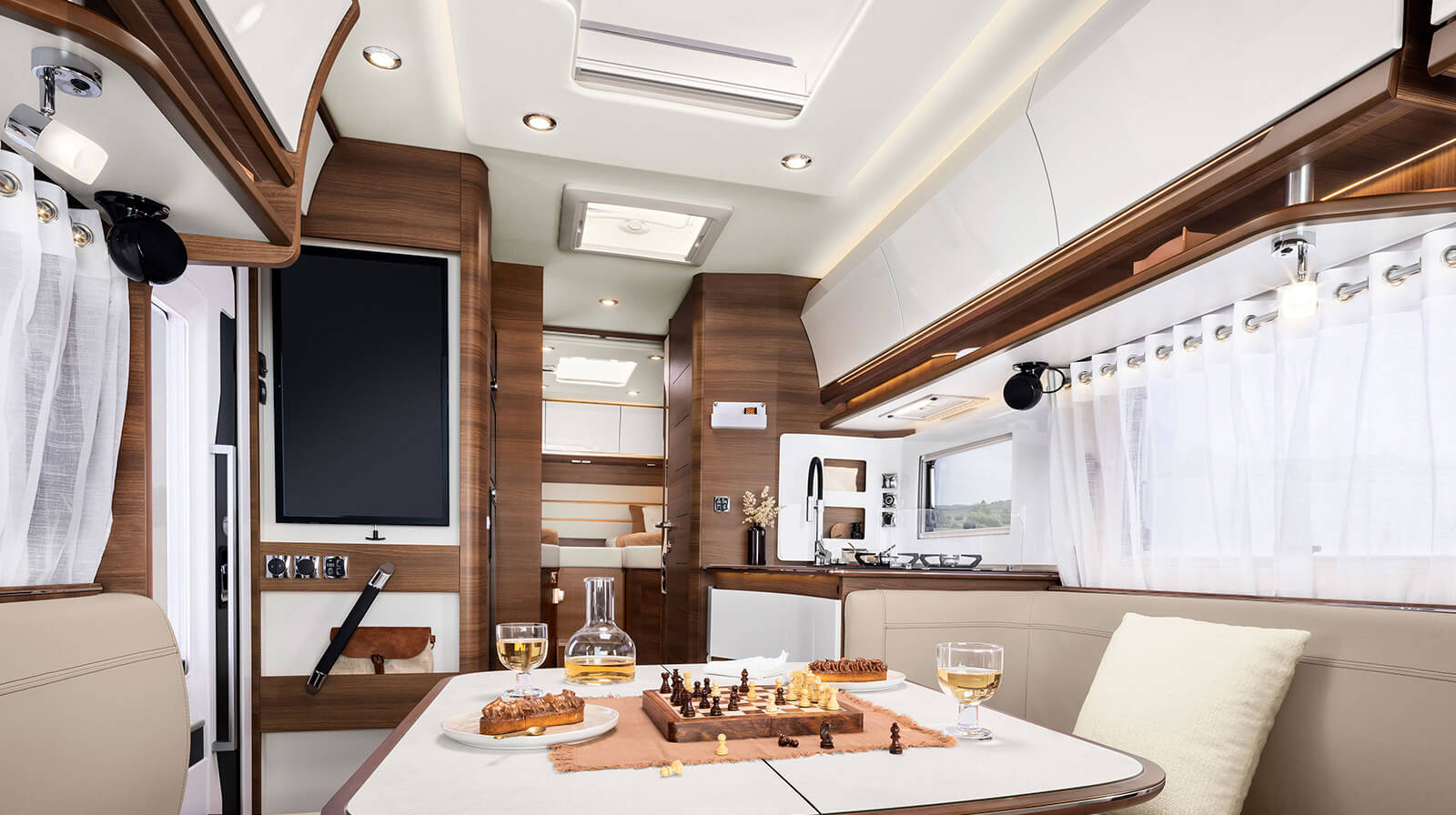 FOTOS VOM INNENRAUM RAPIDO Reisemobil i166M