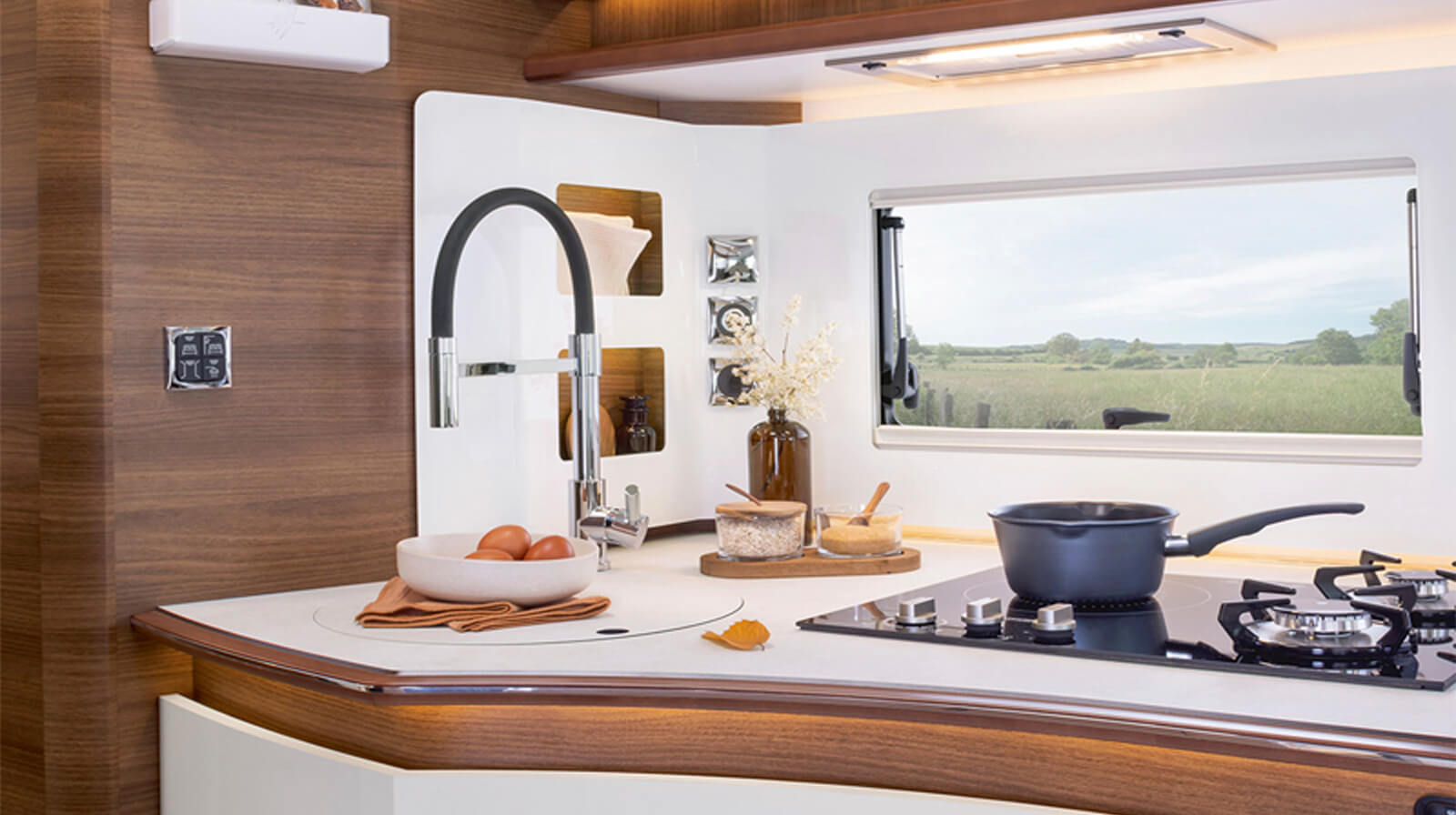 FOTOS VOM INNENRAUM RAPIDO Reisemobil i166M