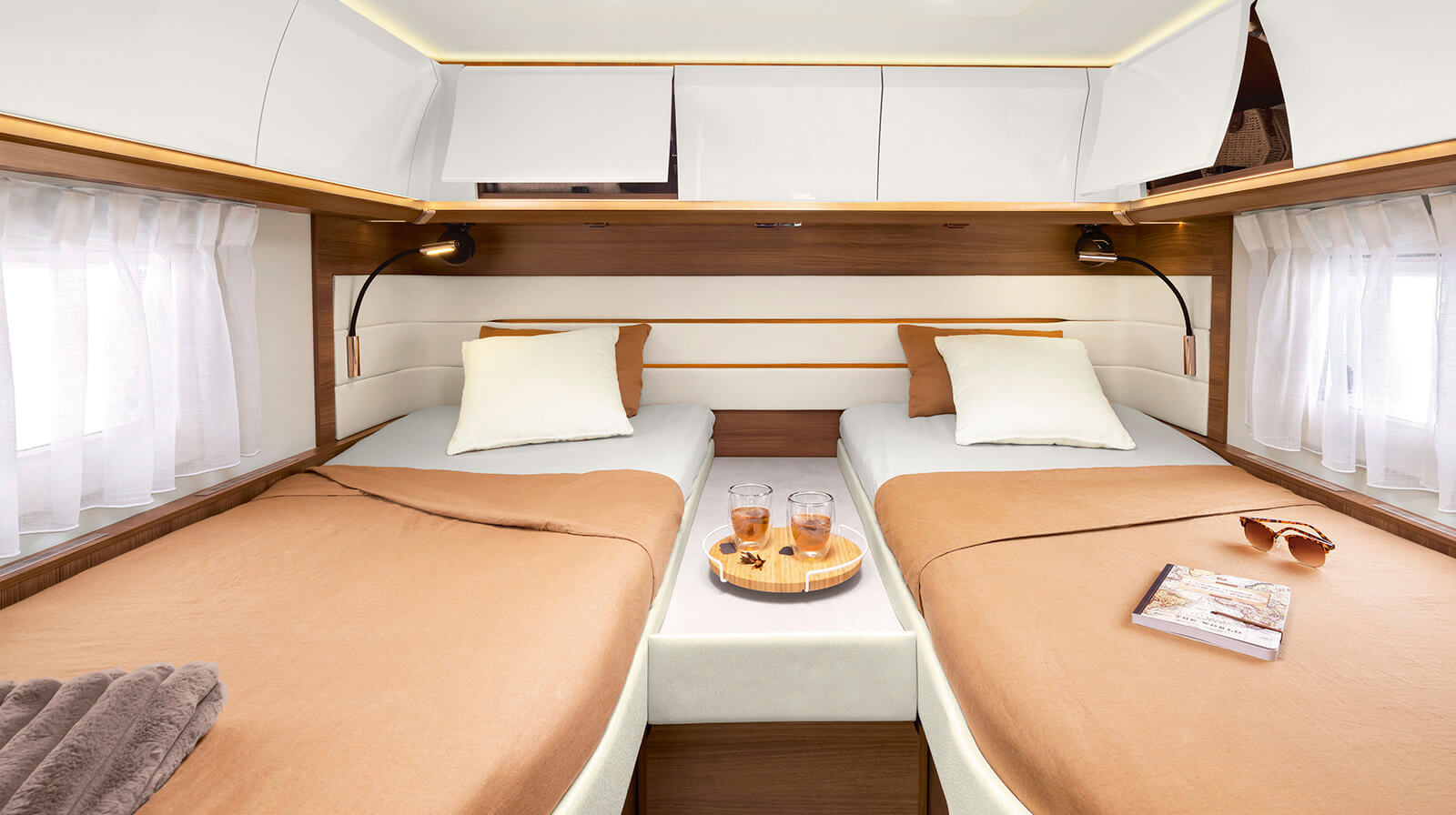 FOTOS VOM INNENRAUM RAPIDO Reisemobil i166M