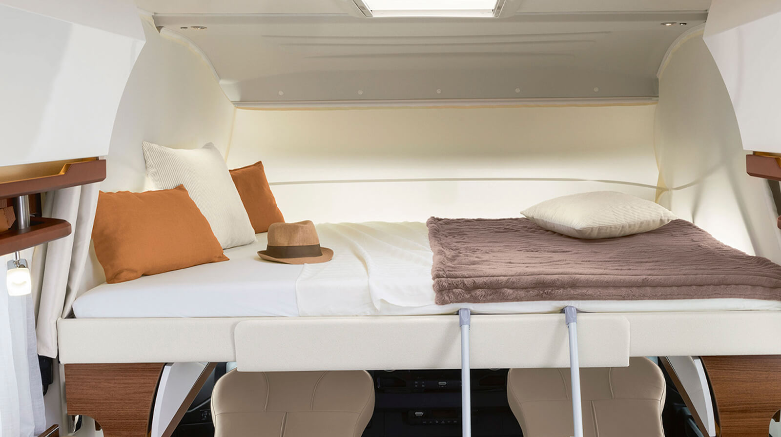 FOTOS VOM INNENRAUM RAPIDO Reisemobil i166M