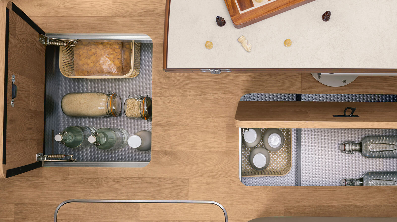 FOTOS VOM INNENRAUM RAPIDO Reisemobil i166M