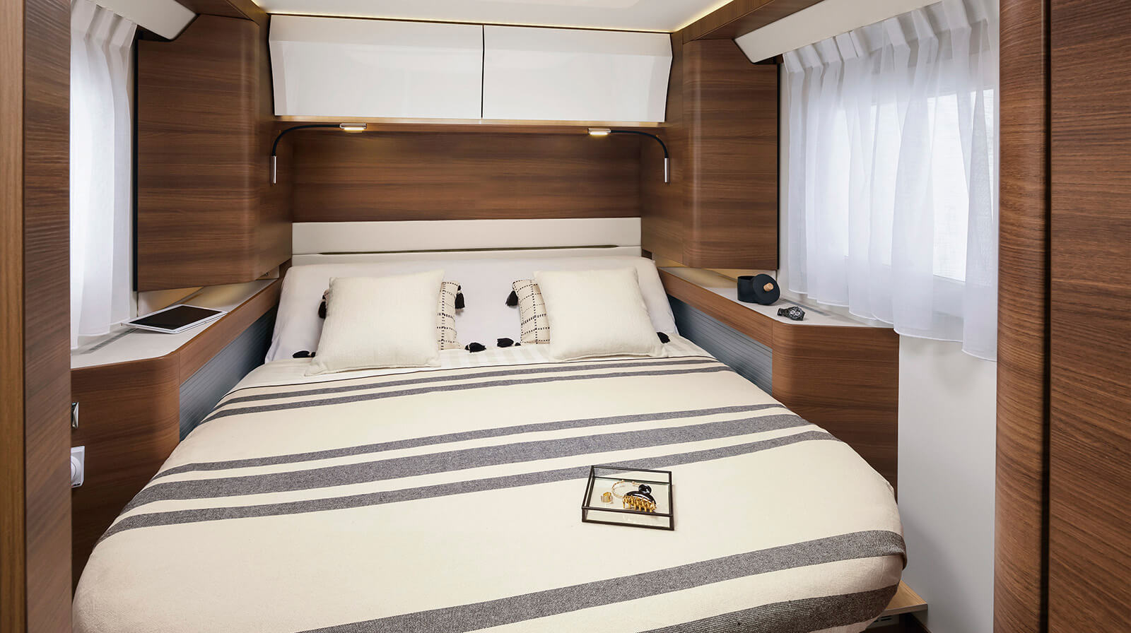 FOTOS VOM INNENRAUM RAPIDO Reisemobil i196M