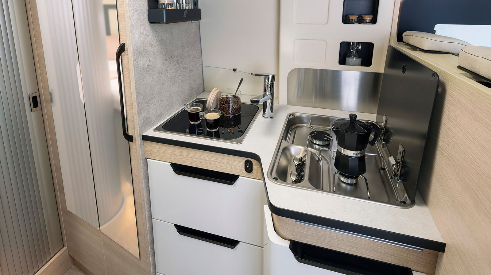 FOTOS VOM INNENRAUM RAPIDO Reisemobil V62