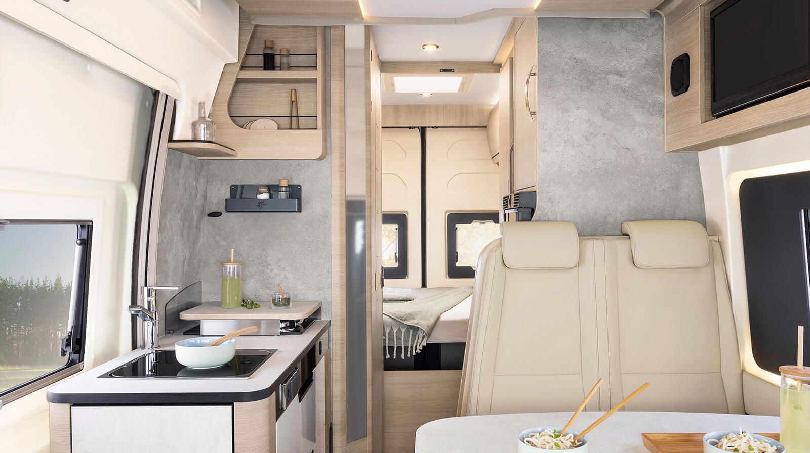 FOTOS VOM INNENRAUM RAPIDO Reisemobil V65 XL