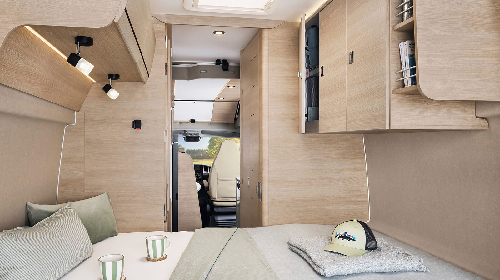 FOTOS VOM INNENRAUM RAPIDO Reisemobil V65 XL