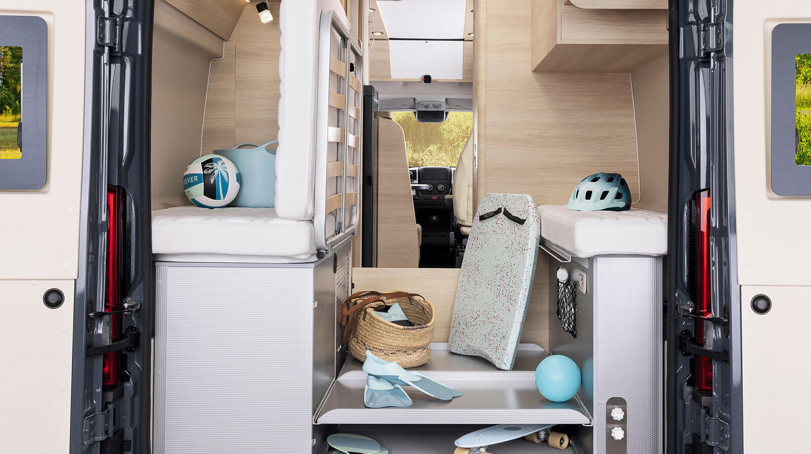 FOTOS VOM INNENRAUM RAPIDO Reisemobil V65 XL