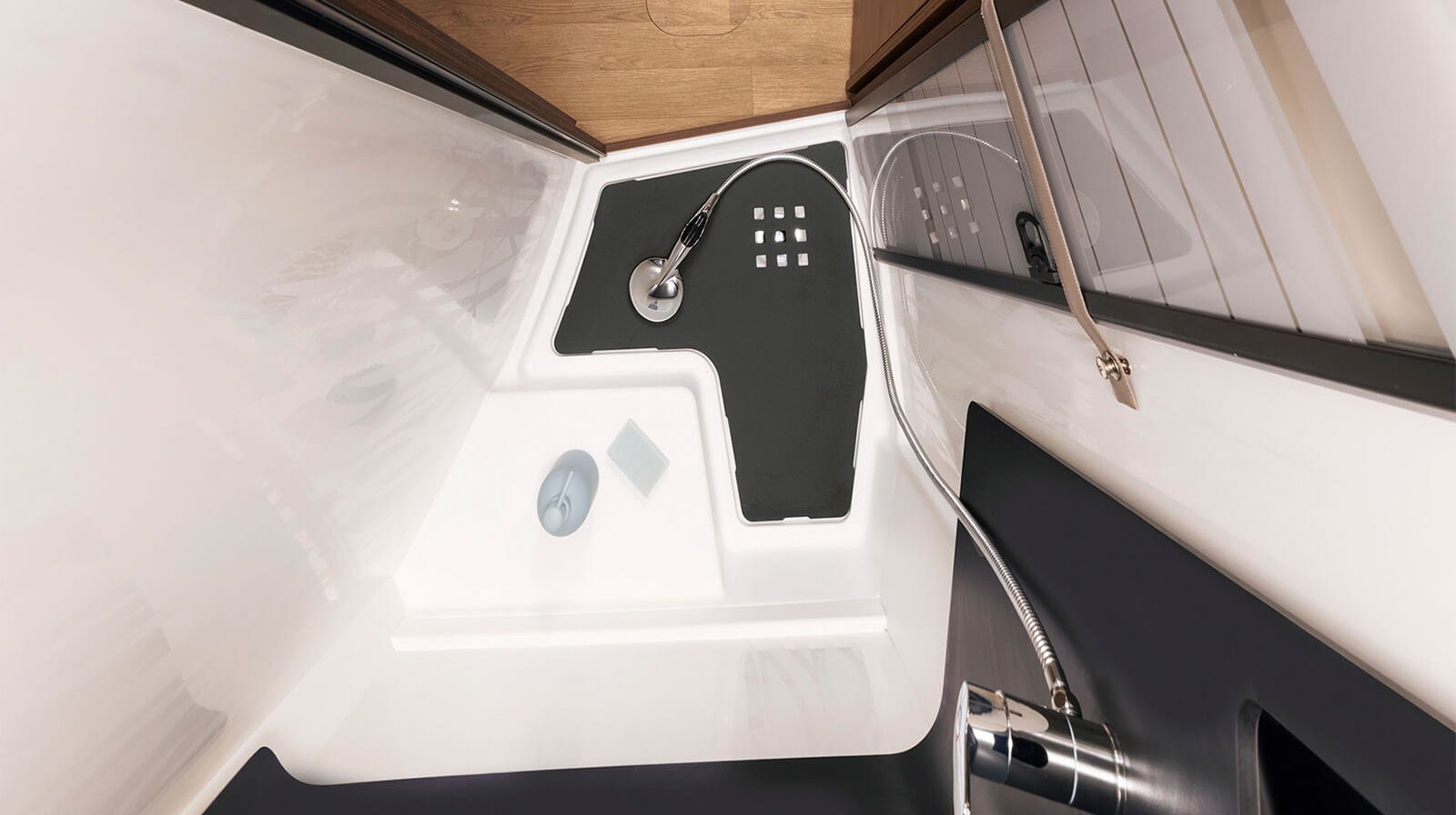 FOTOS VOM INNENRAUM RAPIDO Reisemobil i66M TRUMA